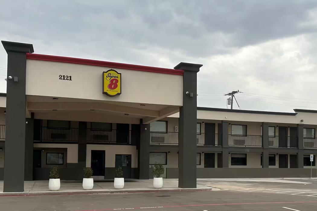 super 8 by wyndham lubbock airport
