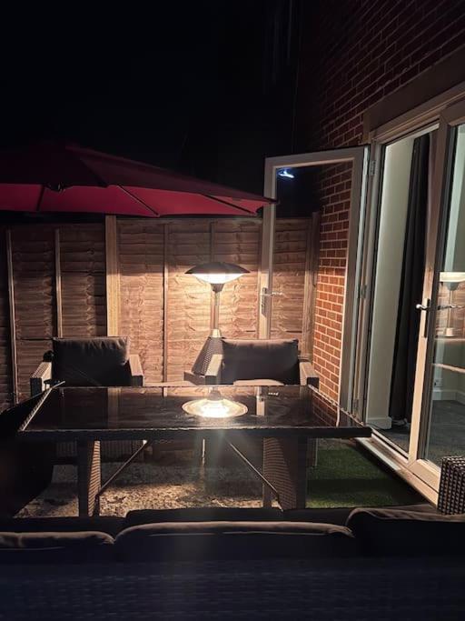 southampton retreat hot tub pool parking