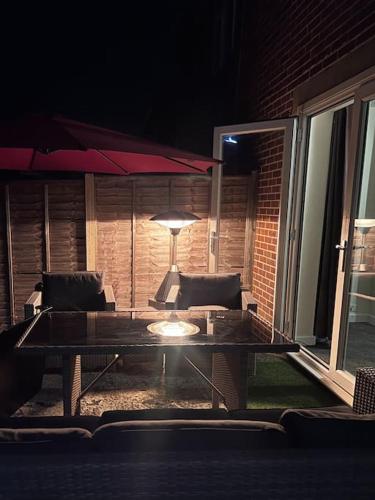 southampton retreat hot tub pool parking