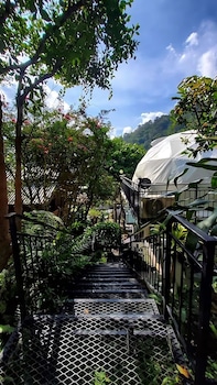 smile sky hill resort