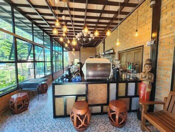 Smile Sky Hill Resort,,3 star