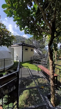 Smile Sky Hill Resort,,3 star