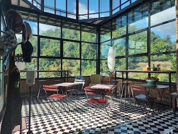 Smile Sky Hill Resort,,3 star