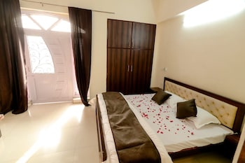 moon land hotel