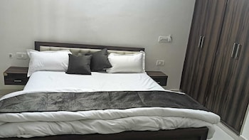 moon land hotel