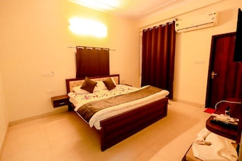 moon land hotel