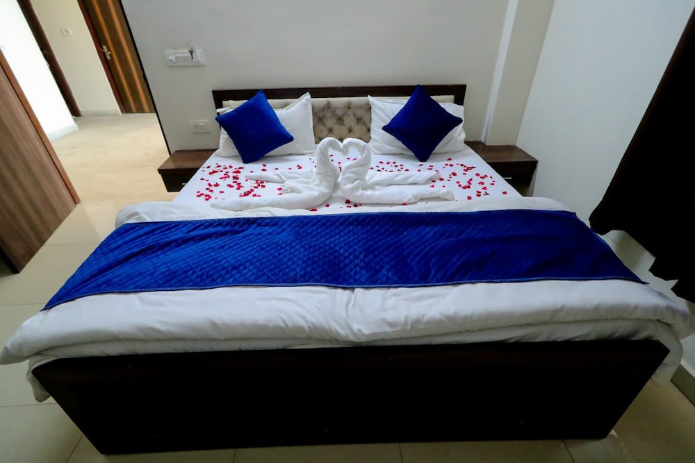 moon land hotel