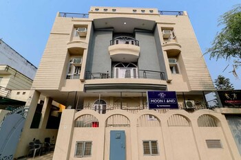 moon land hotel