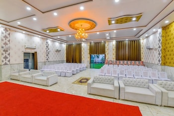 hotel kalyan and banquets