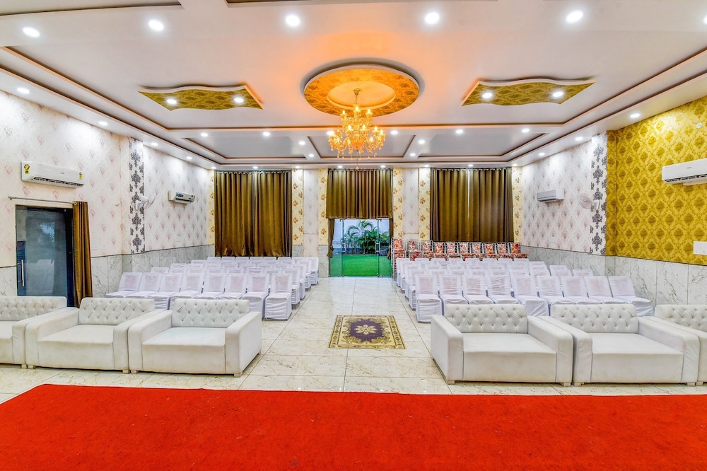 hotel kalyan and banquets