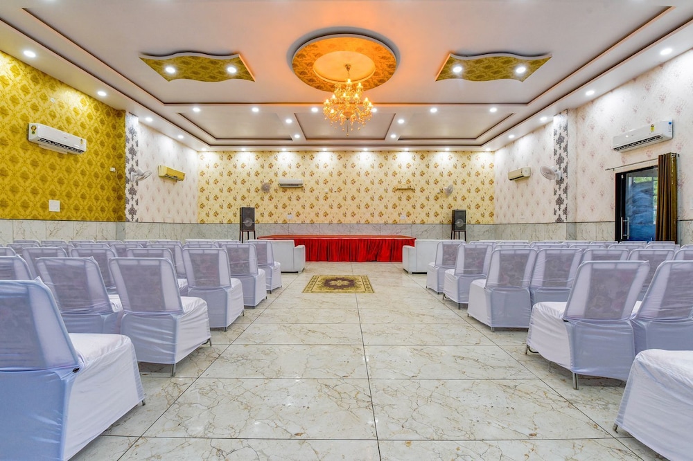 hotel kalyan and banquets