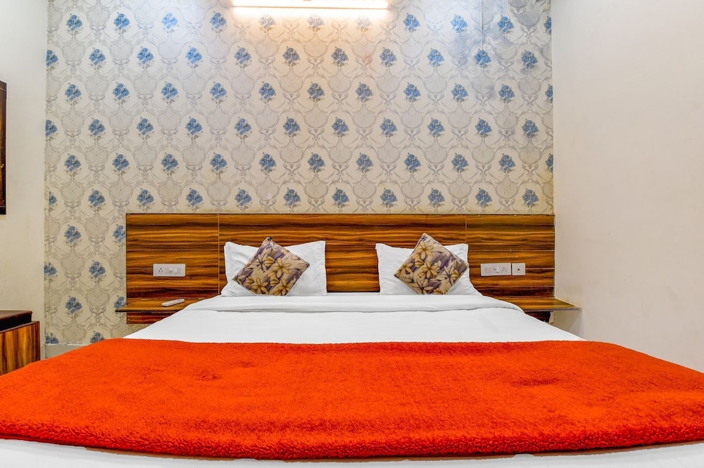 hotel kalyan and banquets
