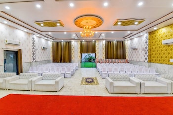 hotel kalyan and banquets