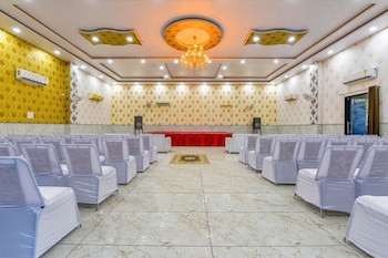 hotel kalyan and banquets