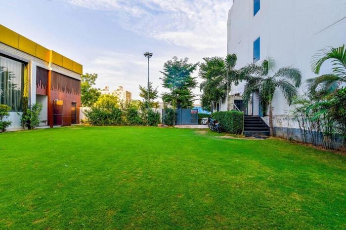 hotel kalyan and banquets