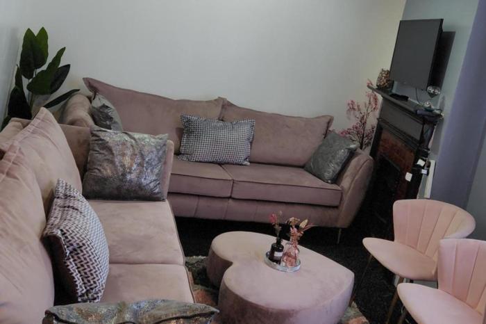 wolverhampton city centre 1 bed flat sleeps 3