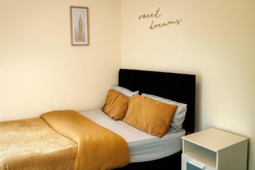 wolverhampton city centre 1 bed flat sleeps 3