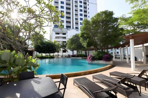 the suites straits quay