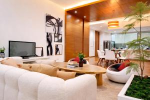 the suites straits quay