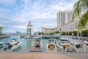 the suites straits quay