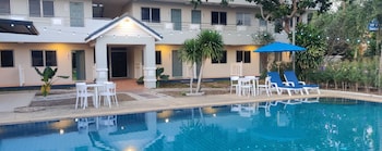 Dj Residency And Pool Party,,3 star