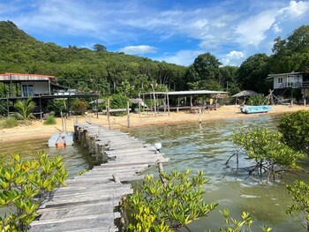 baan plai laem homestay