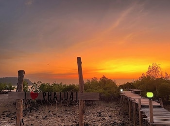 baan plai laem homestay