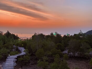 baan plai laem homestay