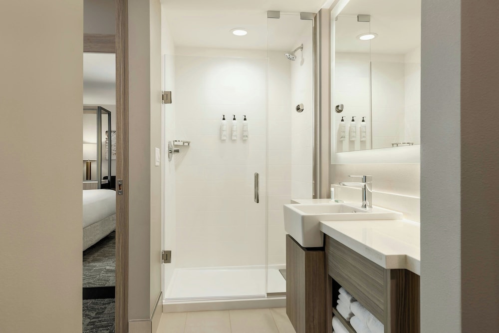 springhill suites by marriott fargo