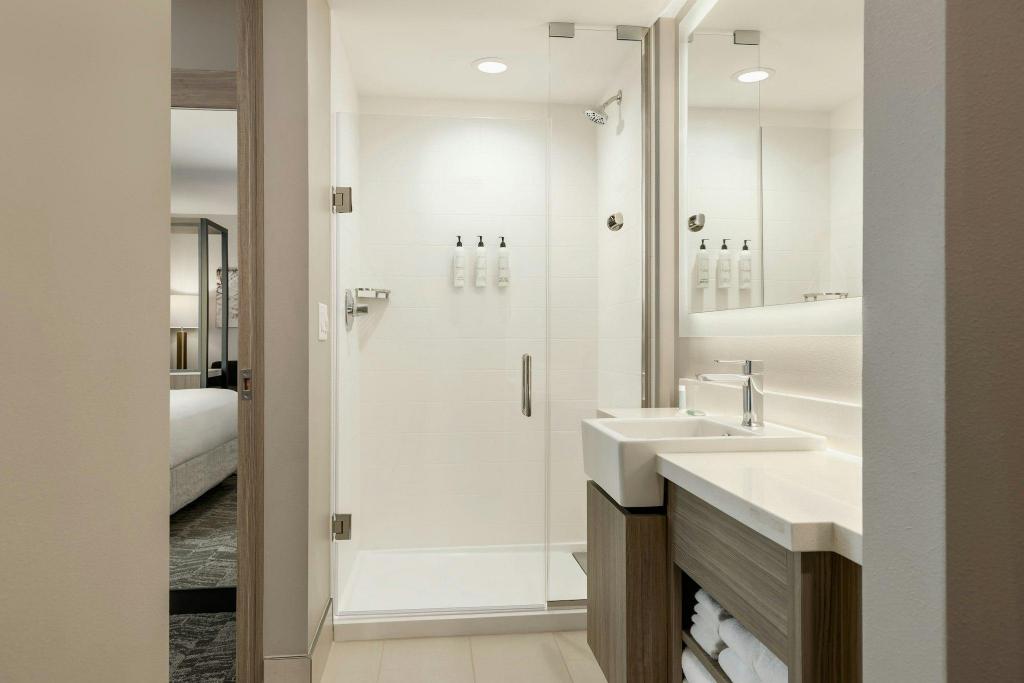 springhill suites by marriott fargo