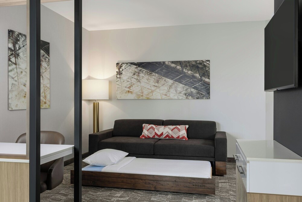 springhill suites by marriott fargo