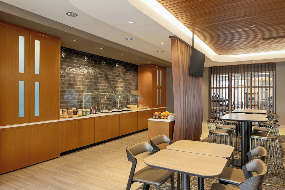 springhill suites by marriott fargo