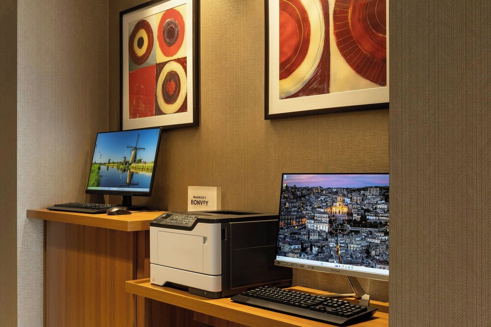 springhill suites by marriott fargo
