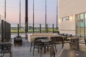 springhill suites by marriott fargo