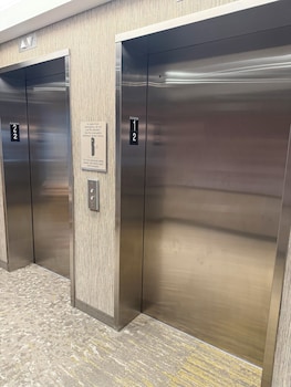 springhill suites by marriott fargo