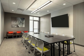 springhill suites by marriott fargo