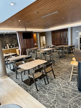 Springhill Suites By Marriott Fargo,,3 star
