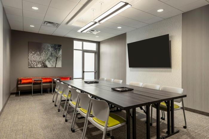 springhill suites by marriott fargo