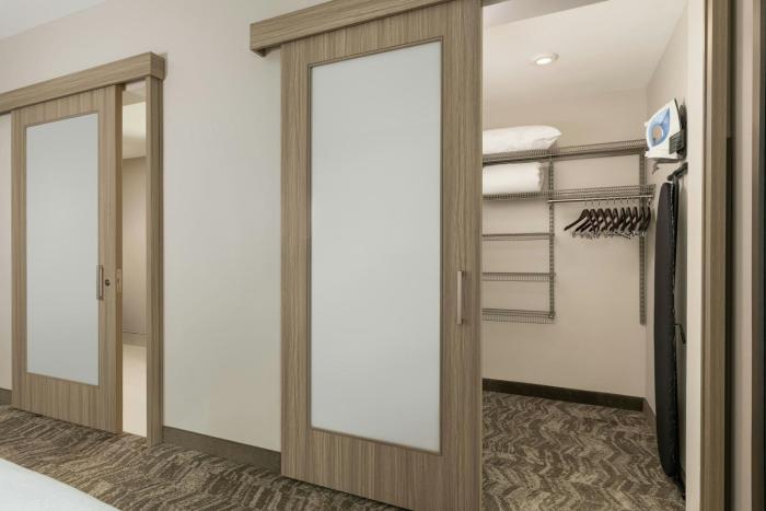 springhill suites by marriott fargo