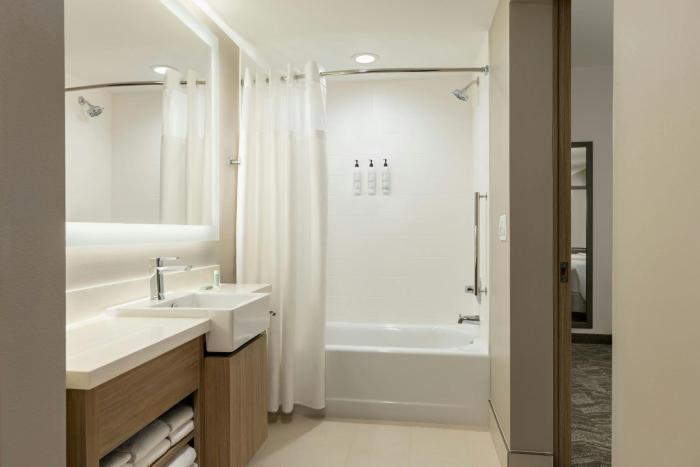 springhill suites by marriott fargo