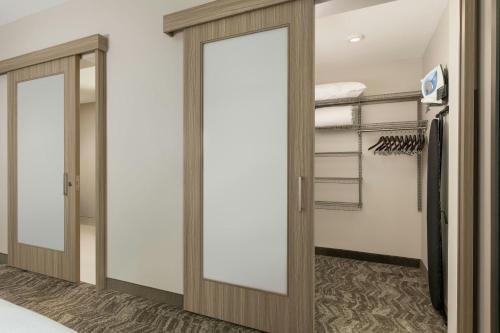 springhill suites by marriott fargo