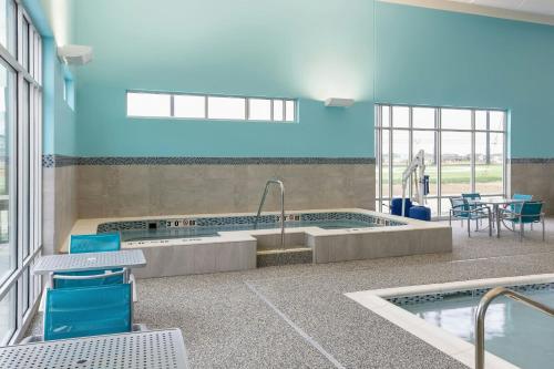 springhill suites by marriott fargo
