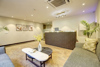 saltstayz select golf course road