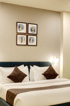 saltstayz select golf course road