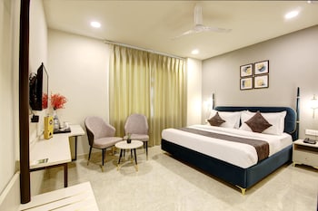 saltstayz select golf course road