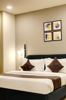 saltstayz select golf course road