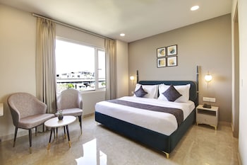 saltstayz select golf course road