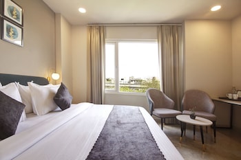 saltstayz select golf course road