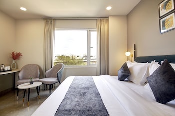 saltstayz select golf course road