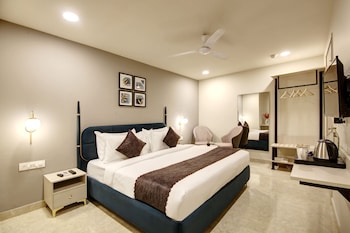 saltstayz select golf course road